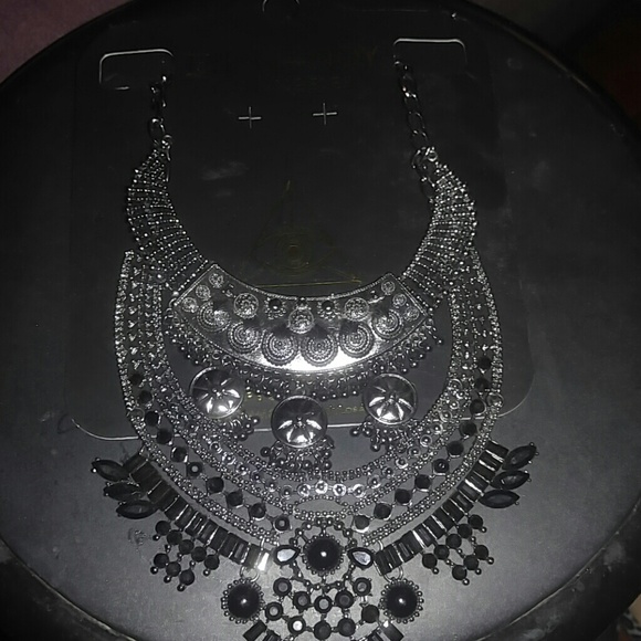 Eye Candy LA silver and black statement necklace - Picture 1 of 3
